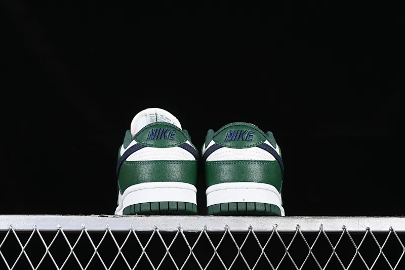 All Categories Nk SB Dunk Series Nk SB Dunk Low Low-top sneakers Cost-effective version Nk Dunk Low "Gorge Green" Retro white and green SB low-top sports and leisure sneakers DD1503-300